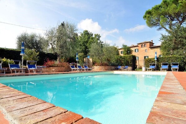 Holiday Home Swimming Pool