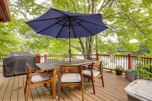 Deck | Gas Grill | Outdoor Dining Area | Lakefront Property