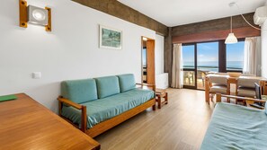 Living room with access to the balcony and with 2 sofa-beds 
#relax #portugal #pt #algarve