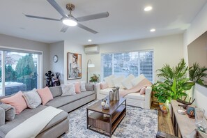 Living Room | Queen Sleeper Sofa | Smart TV | Cable/Satellite