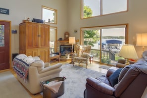 Living Room | Queen Sleeper Sofa | Central A/C & Heating | Free WiFi