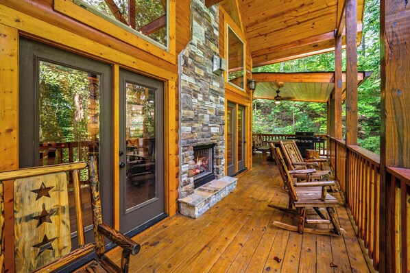 So Peaceful - Fireplace on the Deck