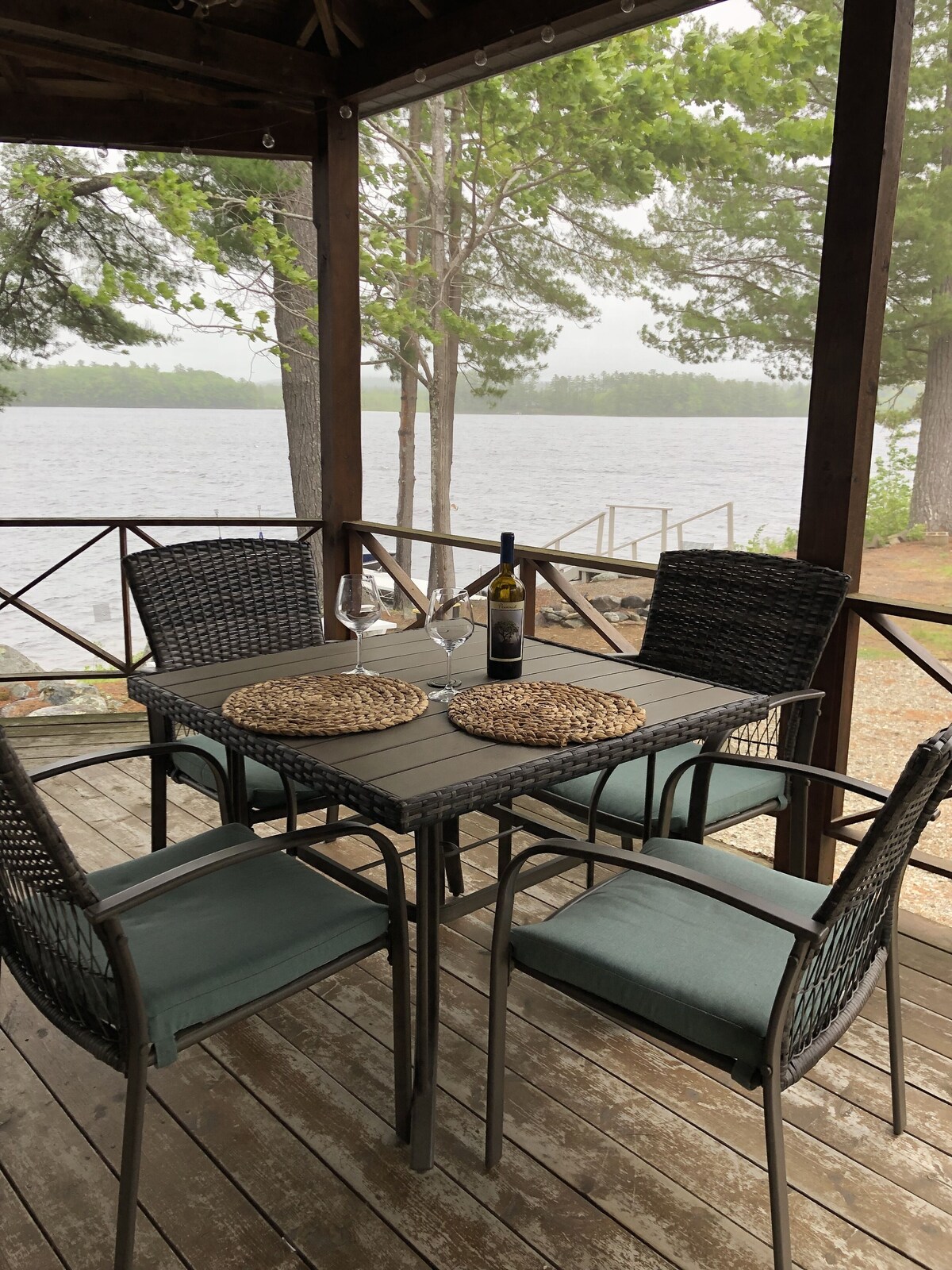 Maine Lakefront retreat on Chemo Pond. 1 hour to popular Acadia National Park.