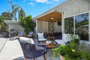 Relax in the sunshine with family/friends poolside!