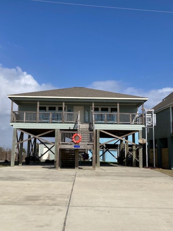 Front view of beach house faces the Gulf of Mexico