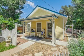 Step into a world of sunshine and warmth with this bright and cheerful home