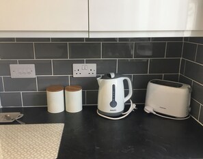 Kettle Toaster & Tea making facilities