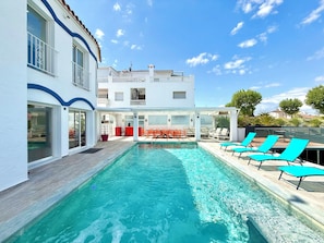 Terrace and pool (3)