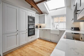 2 The Mount, Whitby - Host & Stay