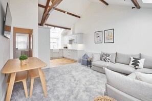 2 The Mount, Whitby - Host & Stay