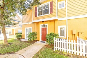 This 24/7 gated community offers a wide array of amenities to fulfill all your needs