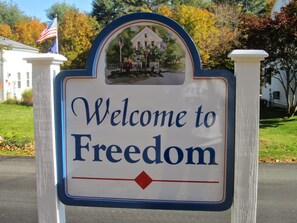 Historic downtown Freedom minutes away, enjoy tennis, pickleball and coffee!