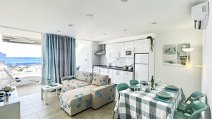 Patio,Living room,Sea view