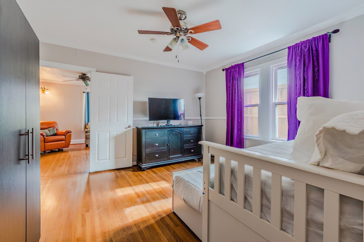 Cozy Craftsman in the Center of Oak Cliff