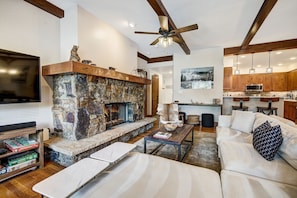 Furniture, Indoors, Living Room, Fireplace, Screen