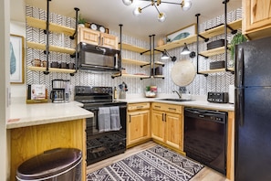 Kitchen | 2nd-Floor Condo | Ski-In/Ski-Out