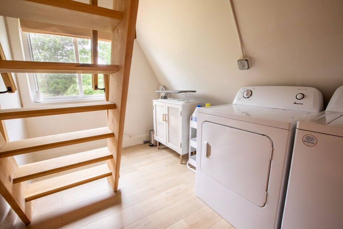 Cozy A-Frame near Burlington & Smuggler’s Notch