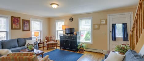 Claremont Vacation Rental | 5BR | 2BA | Stairs to Access | 2,200 Sq Ft