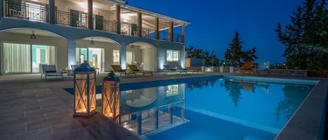 Amazing Beachfront Zakynthos Villa | 4 Bedrooms | Villa Rivazzurra | 50 Meters from the Beach & Private Pool | Porto Koukla