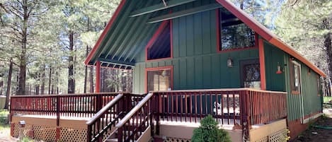 Bellwood Cabin Retreat is ready for your mountain getaway