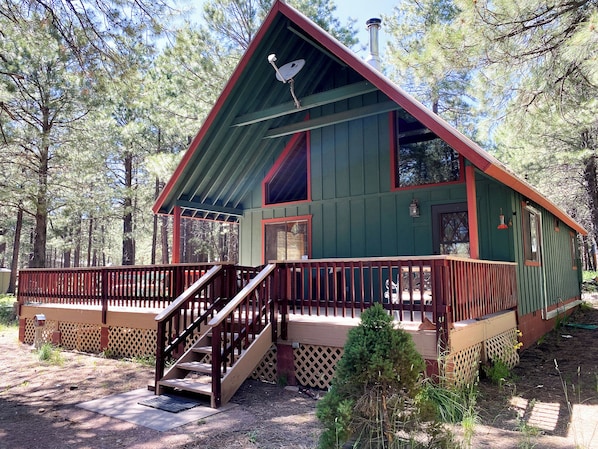 Bellwood Cabin Retreat is ready for your mountain getaway