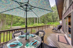 Deck | 2-Story Cabin | Pet Friendly w/ Fee