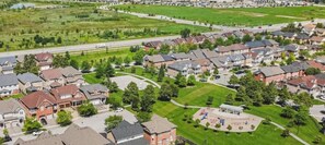 Minutes to Outlet Collection and park (great for keeping kids busy close by!)