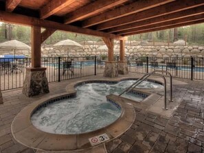 Community Pool/Hot Tub Facilities