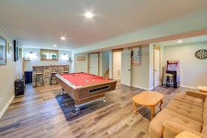 Game Room | Wet Bar | Pool Table | Ms. Pac-Man Arcade Cabinet