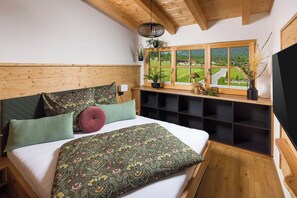 Ferienwohnung Bergulme, 1 - 4 Personen, 89 qm, 2 separate Schlafzimmer, Küche, Wohnzimmer, Balkon-Schlafzimmer 1