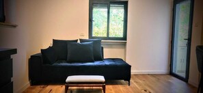 Salon Sofa
