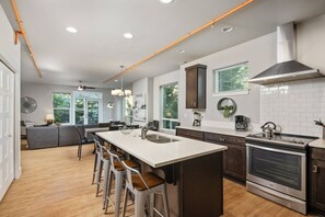 Cook delicious meals for breakfast, lunch, and dinner in this fully equipped kitchen. We suggest grabbing some ingredients at a nearby farmers market.