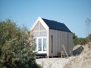 Stugans exteriör [sommar]