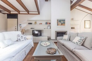 Activities, Balcony / Terrace / Patio, Building Exterior, City, Room Detail, Spring, Summer