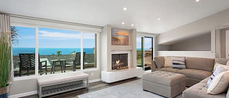 Ocean views from your living room in Solana Beach