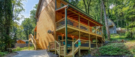 Exterior photo of cabin from driveway area - Exterior photo of cabin from driveway area