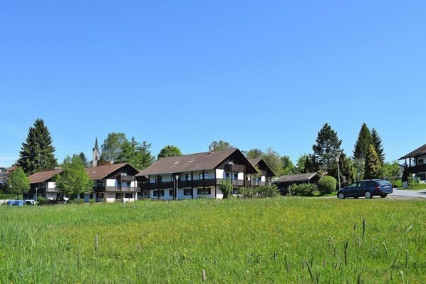 Außenseite Ferienhaus [Sommer]