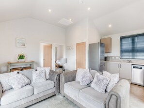 Living area | Fieldview Fishery, Saltfleetby