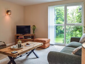 Living room | Mutton Hill Cottage, Pembroke