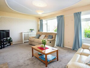 Living area | Hookhills Holiday Home, Paignton