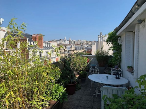 La terrasse vue de la chambre