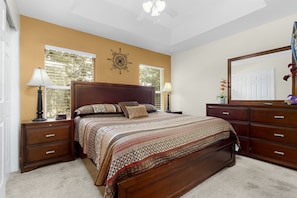 King size Master bedroom - My Home Away