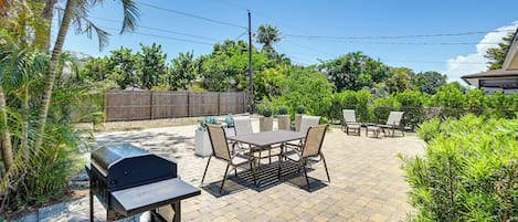 Naples Vacation Rental | 2BR | 2BA | 1,150 Sq Ft | Small Step for Entry