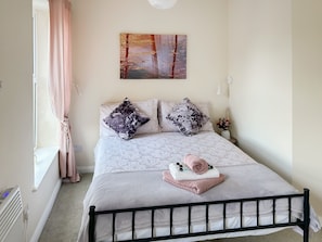 Double bedroom | Mimosa - Mimosa Roseus Cottages, Combe Martin