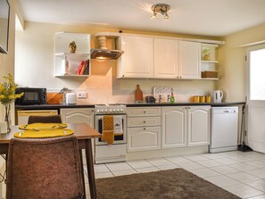 Kitchen/diner | Mimosa - Mimosa Roseus Cottages, Combe Martin