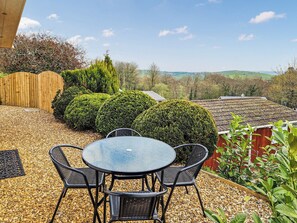 Sitting-out-area | Seabreeze, Llangain