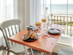 Dining Area | Eversfield Apartment, St. Leonards on Sea