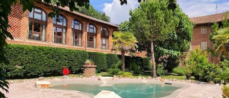 Garden: swimmingpool with idromassage
Giardino: piscina con idromassaggio