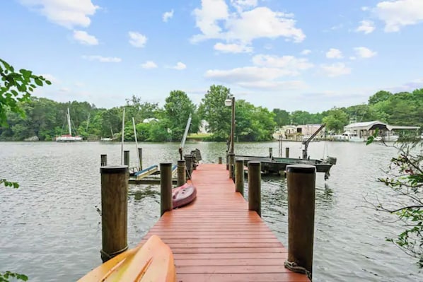  Private dock for kayaking , swimming , boating , fishing, and even crabbing