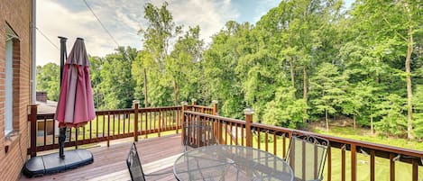 Martinsville Vacation Rental | 6BR | 3.5BA | 3,300 Sq Ft | Stairs Required